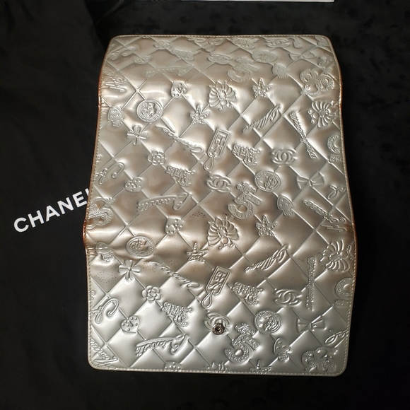 Chanel Wallet - Picture 7 of 16